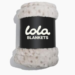 Brand New Lola Blanket In Rainy Day
